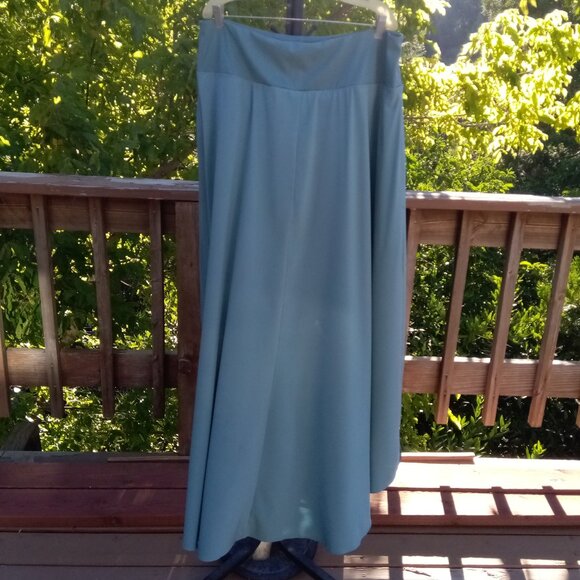 Halara flowy skirt with attached shorts sz 1X NEW - Picture 2 of 9